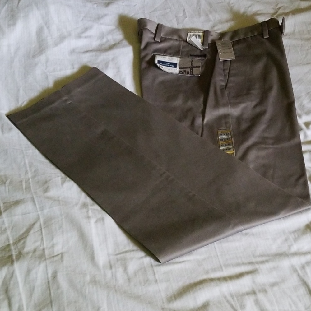 Dockers - Picture 2 of 2